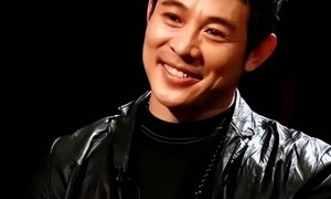 网友偶遇62岁李连杰直呼不敢认！超帅功夫皇帝衰老成这样