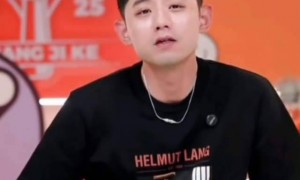 原创 
            张继科怒怼教育博主:北大去年乒乓球只招了一个女生 就是我带的!