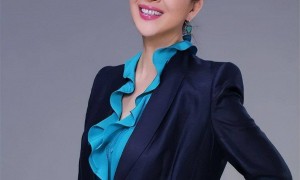 一婚娶央视主持人，二婚娶演员，三婚娶小30岁美女，64岁终于当爹