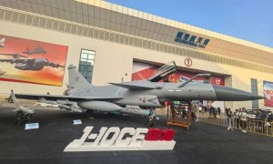 冤枉埃及了！中国四代半战机出国演习，埃军却用三流装备糊弄事？